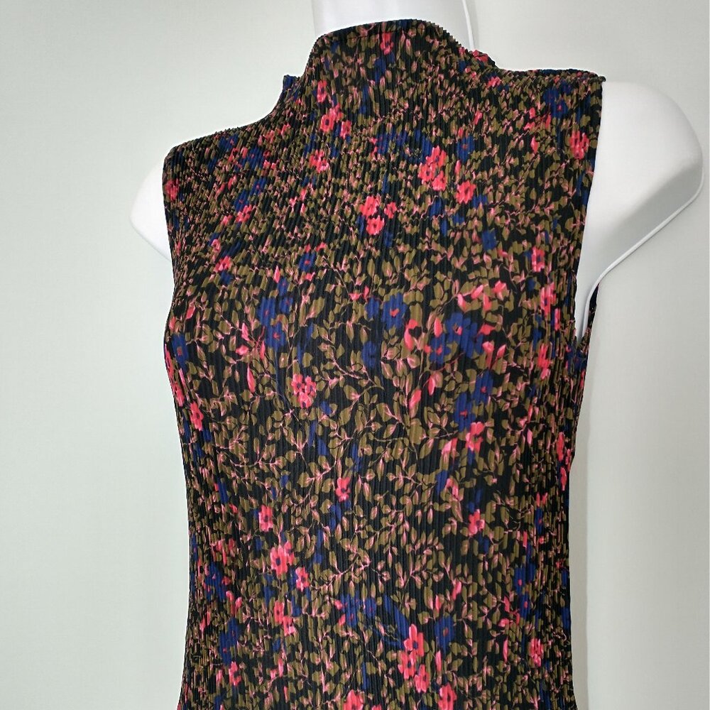 NWOT Impressions Micro-Pleat Tank Top with Floral Design Size M